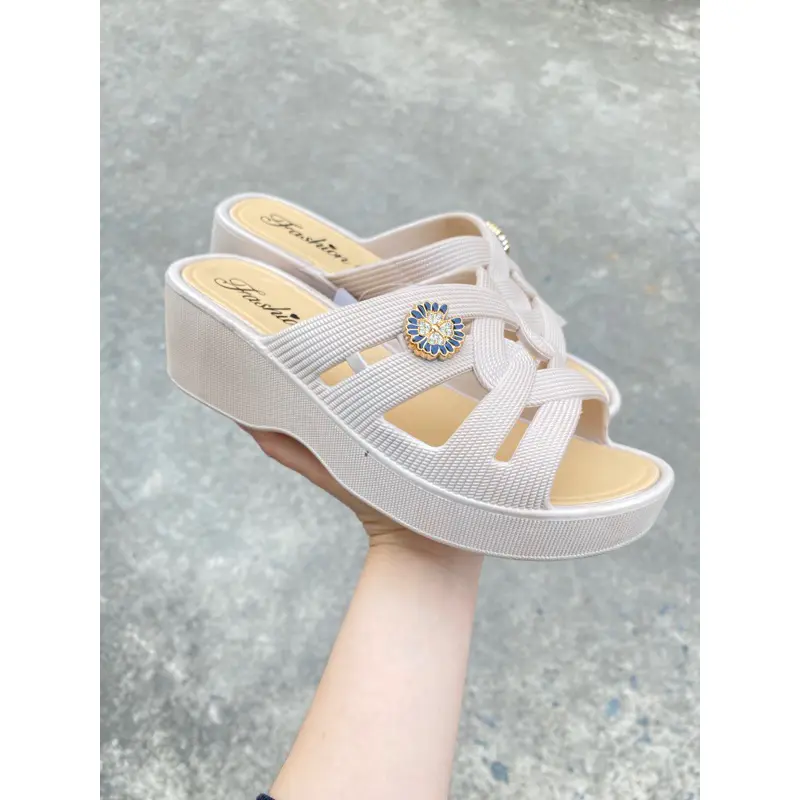 Dép cao su cho người trung tuổi cho mẹ cho bà sang trọng DéP Nữ Shoes GiàY Sandal Đồng Hoa Nhung 5