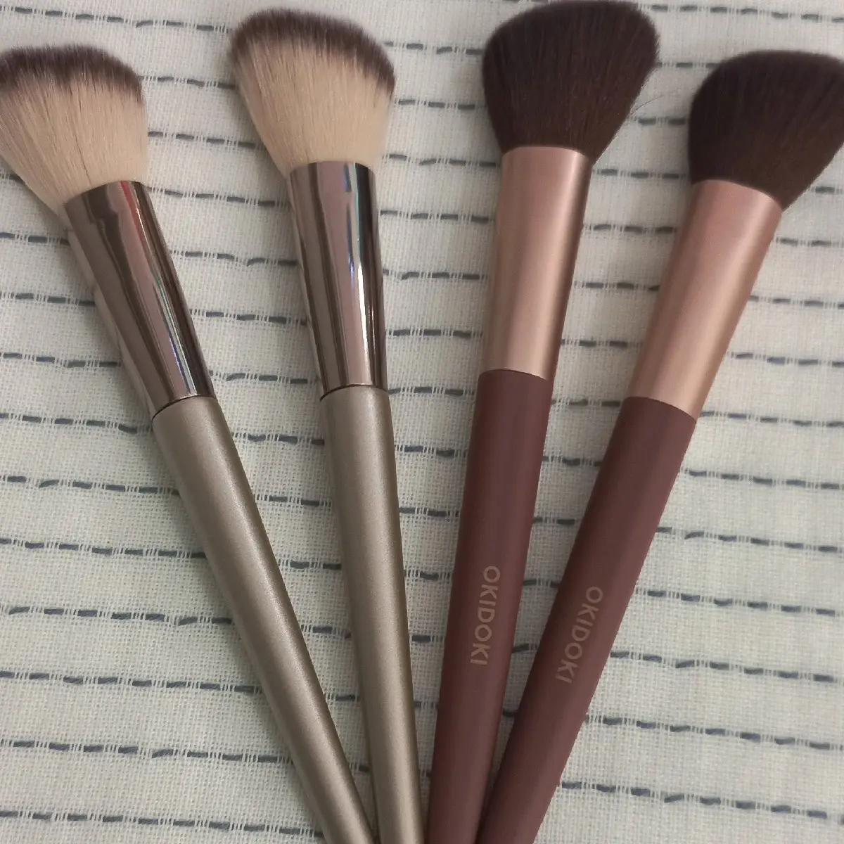 blush brush / kuas blush on