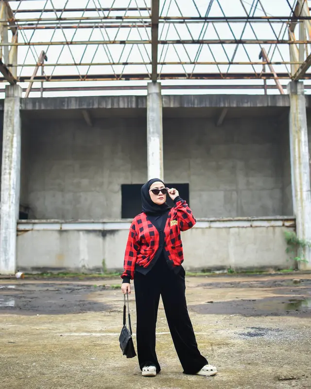 Jeena - Azra Cardigan Best Seller Muslim Wanita Muslim Wanita Outer Oversize Panjang Atasan Basic Baju Santai Hitam Kardigan 4