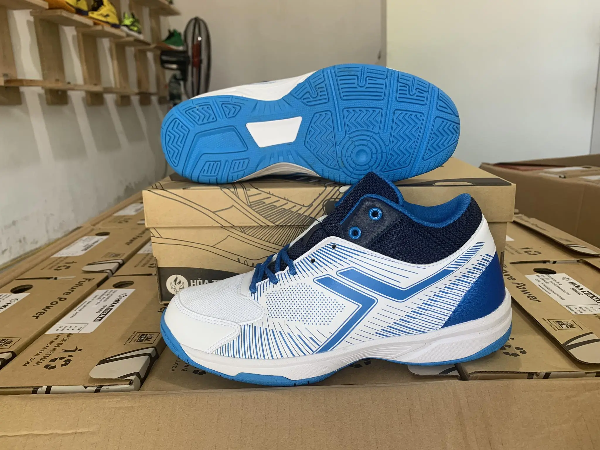 Giày hỏa trâu Spiking, giày bóng chuyền - Giày bóng rổ ôm chân, thiết kế năng động - Sport, Sneaker