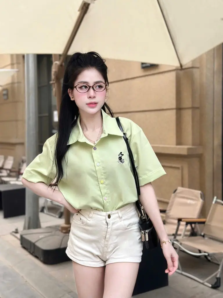 [HOT TREND 2025] Áo Sơ Mi Nữ Ngắn Tay Thêu Logo Cute - 5 Màu Pastel Xinh Xắn, Dễ Phối Đồ