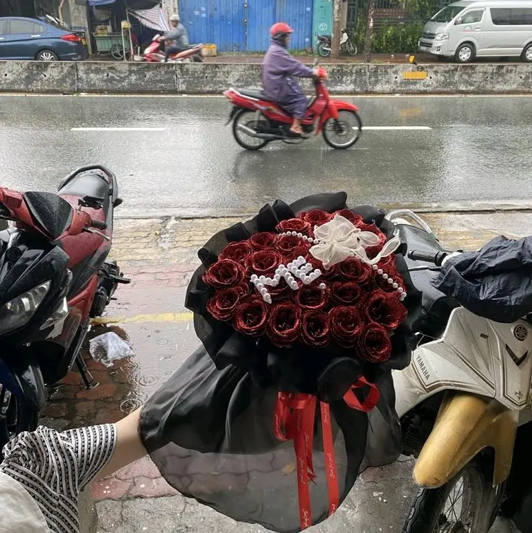 Bó hoa nhũ kim tuyến hình trái tim 25-30 bông - Quà tặng sinh nhật, Valentine, 8/3, 20/10 - Decor, Trang Trí Nhà, Decor Bàn, Decor Phòng 2