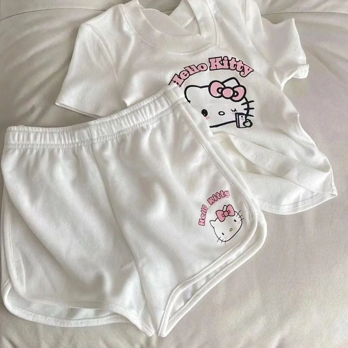 Bộ Đồ Hello Kitty Mùa Hè Cho Trẻ Em, In Hình Hoạt Hình Dễ Thương, ngắn Tay, Bộ Đồ Ngắn Dễ Phối Đồ Bộ Đồ Nữ, Hàng Mới Về, 2024