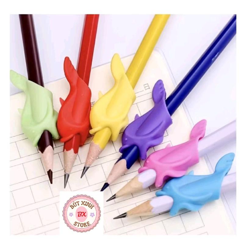 Combo 3 Cái Cá định vị - đệm định vị tay cầm bút cao su cao cấp, đệm tay cầm bút tập viết đúng tư thế chống trơn cho bé