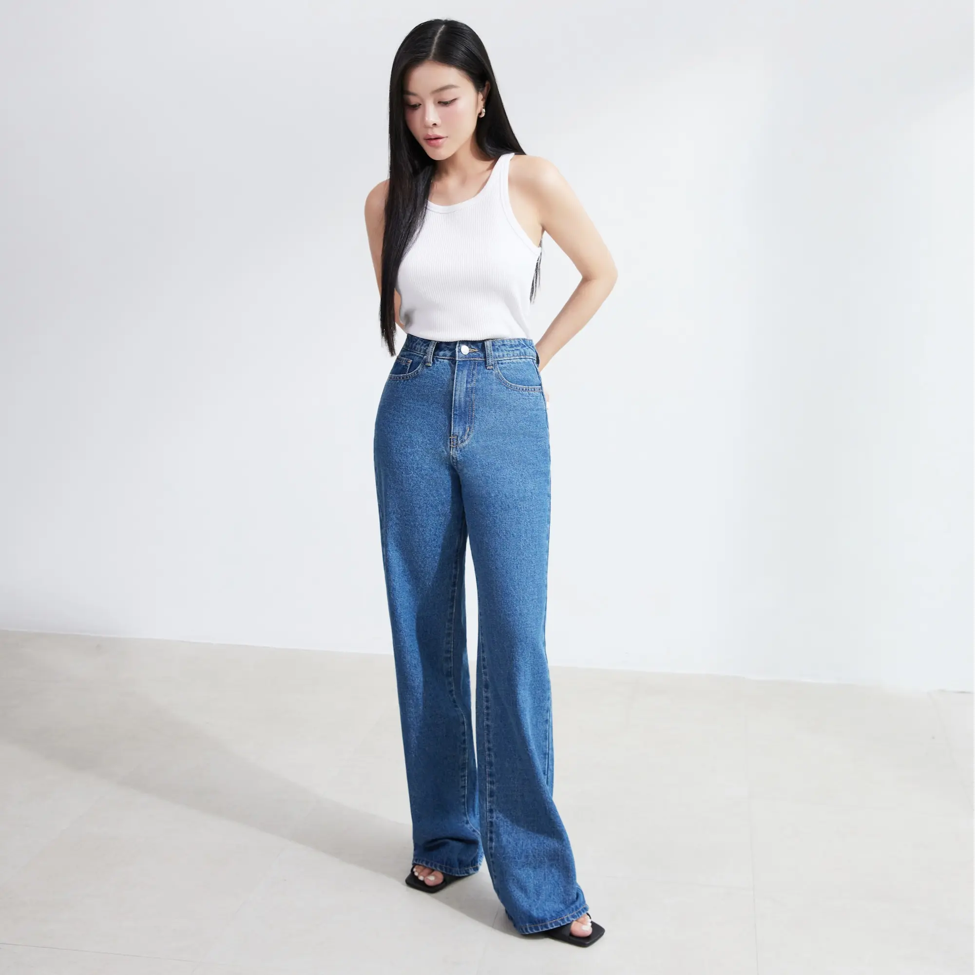 AOEM STUDIOS - THE LADY JEANS - Jeans Ống Suôn Đứng "HACK DÁNG"