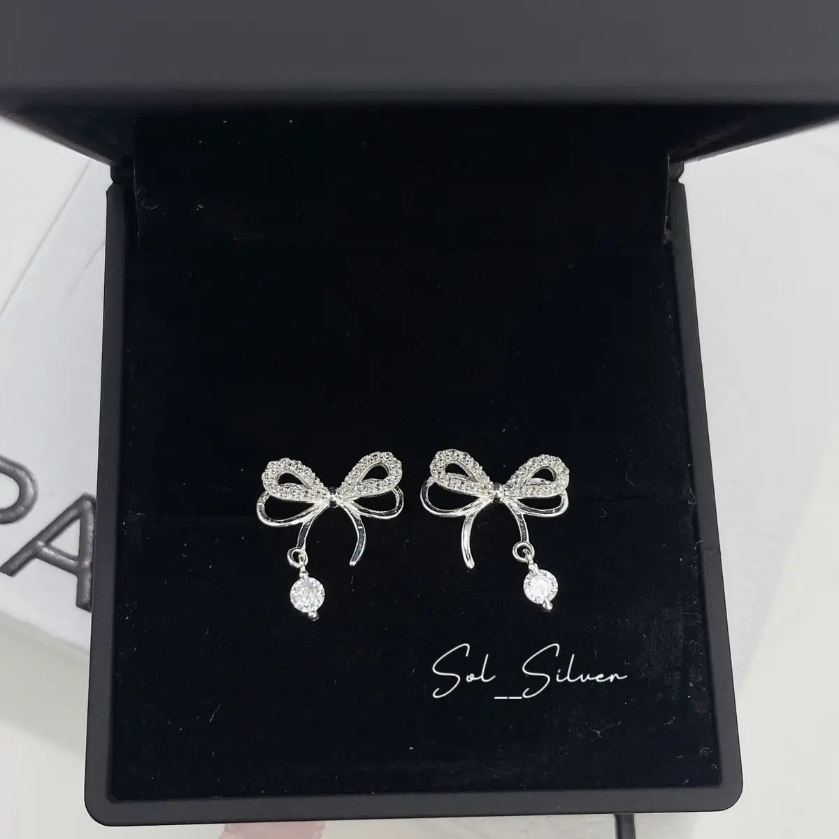 [028] Bông tai bạc hình nơ đá xinh SolSilver