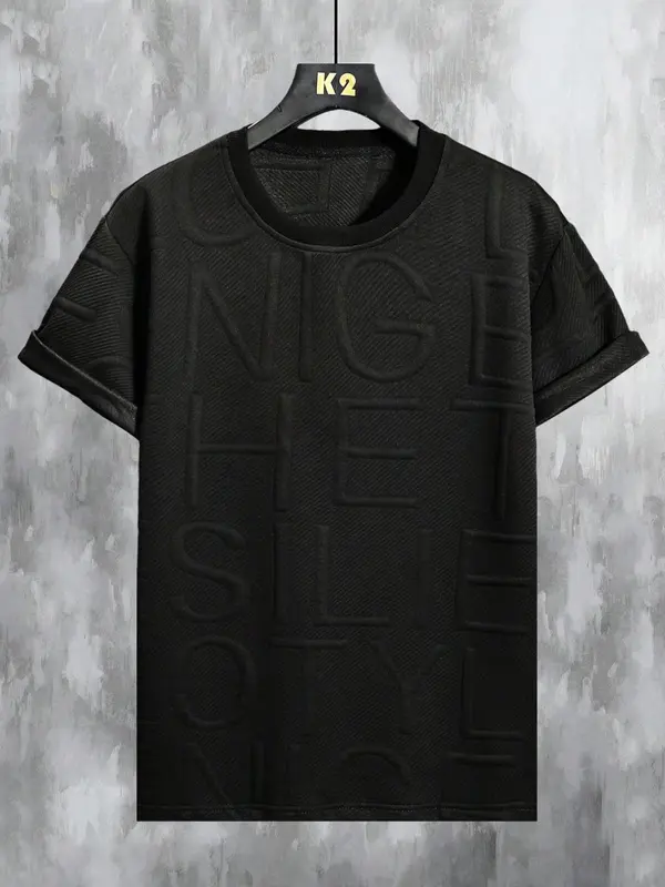 Men's Regular Fit Letter Embossed Round Neck Tee, Graphic Tees Y2K, Casual Shortsleeve Crewneck T-shirt for Summer, Comfy Men's Streetwear Top for Daily Wear, Menswear 2