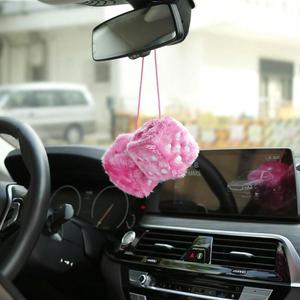 注目ダイス型車用吊り下げオーナメントかわいい車用リアビューミラーの吊り下げ飾り男女兼用の汎用カーインテリアデコレーションアクセサリー人気商品