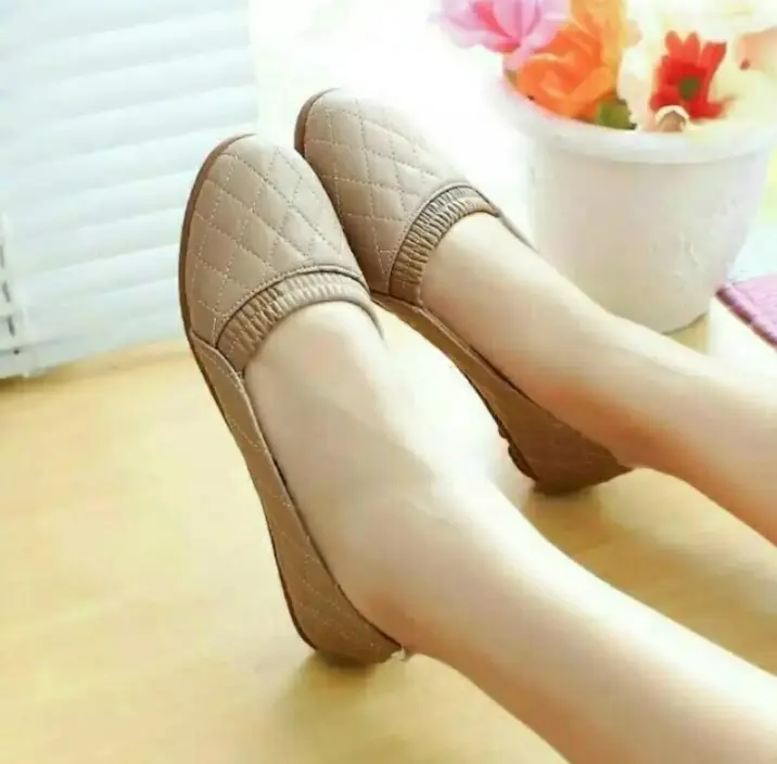 SEPATU WANITA SLIP ON TERBAIK Karet Shoes 0