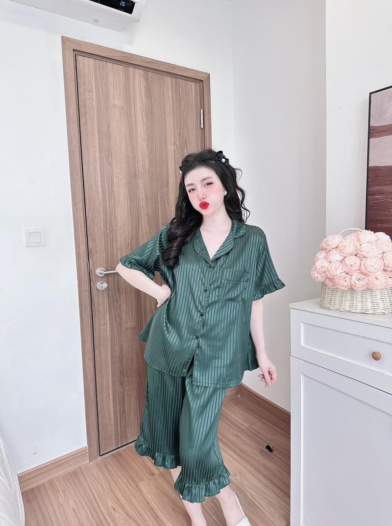 Product Introduction of Đồ Bộ Lụa Xước Bigsize Chất Mát - Tay ngắn quần lửng M2 48