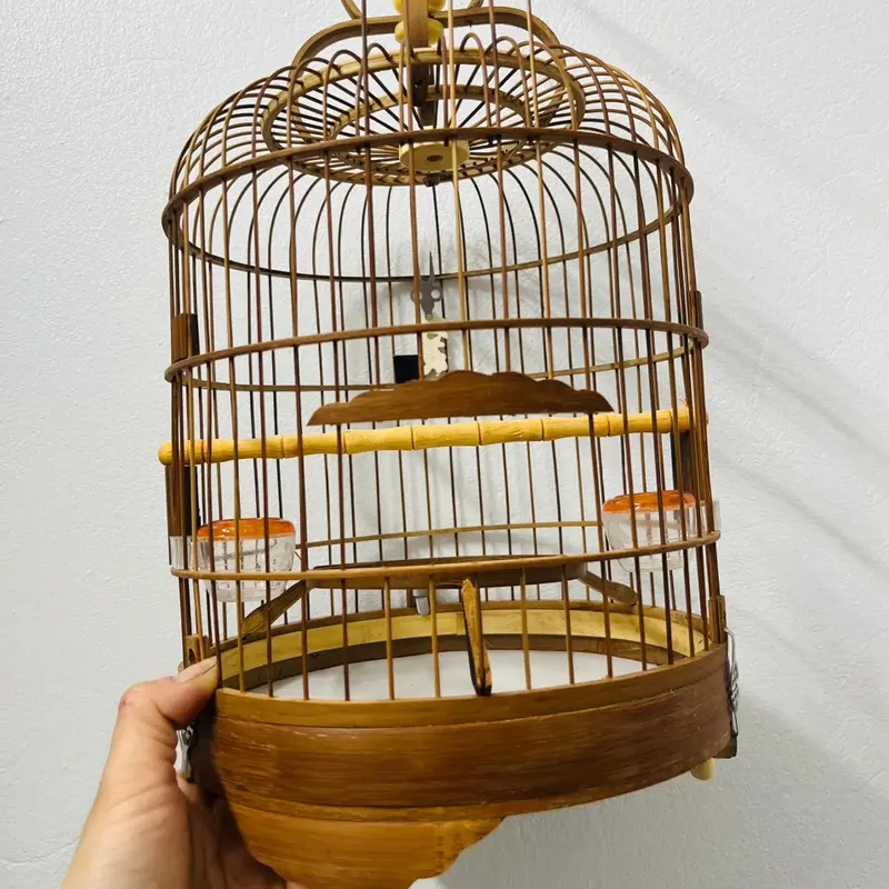 Lồng chim khuyên, hút mật- Lồng khuyên, hút mật chất liệu trúc xử lý màu cánh dán kiểu dáng lùn 3