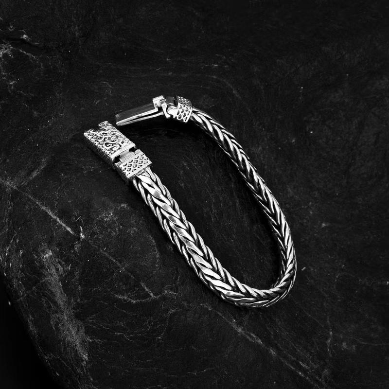 Product Introduction of New  Chinese Style Dragon Pattern Bracelet Trendy Men's Dragon Bone Personalized Hand-woven Zodiac Dragon Chain Fashion Jewelry 2