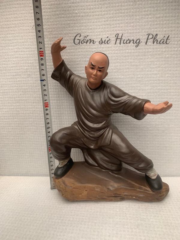 Tượng Hoàng Phi Hồng ghép cây men đen 0