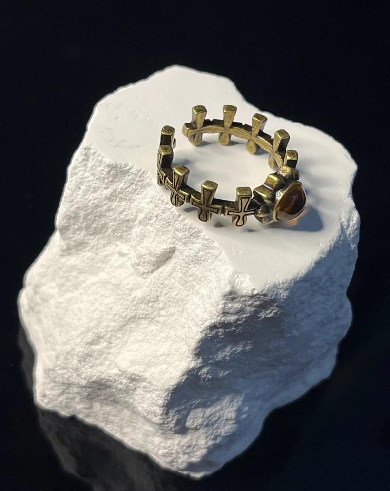 Product Introduction of New Retro Black Gold Amber Dragon Ring Gilding Cross Apollo National Fashion Couple Couple Rings Embossed Men's Distressed 1