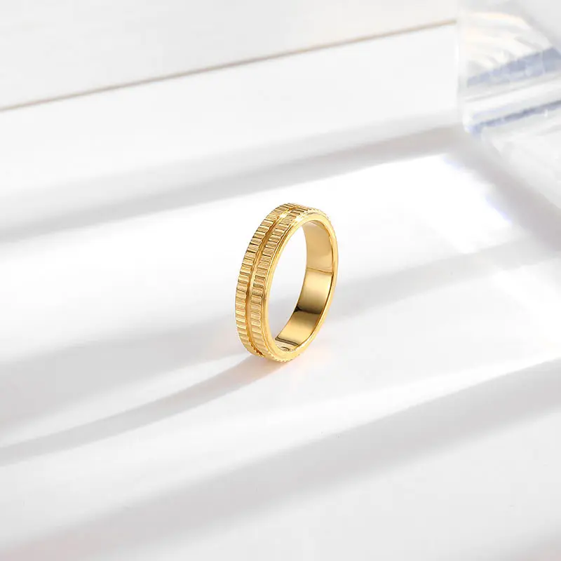 Cool style, luxury gear pattern, titanium steel ring, 18K women's gold index finger, Internet celebrity personality ring, fashionable jewelry