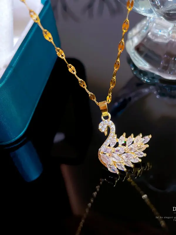 Elegant Rhinestone Decorated Swan Shaped Pendant Necklace, Exquisite Luxury Matching Necklace, Iced out Jewelry As Women for Gift, Stainless Steel Cute Japanese Accessories 3