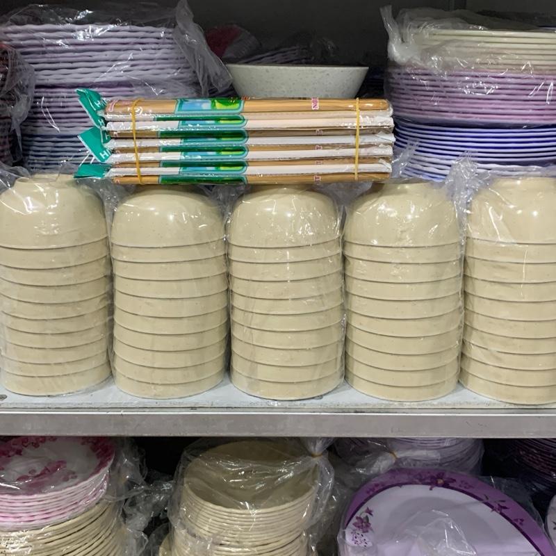 50 cái chén bê ka nâu có tặng thêm 50 đôi đũa tre