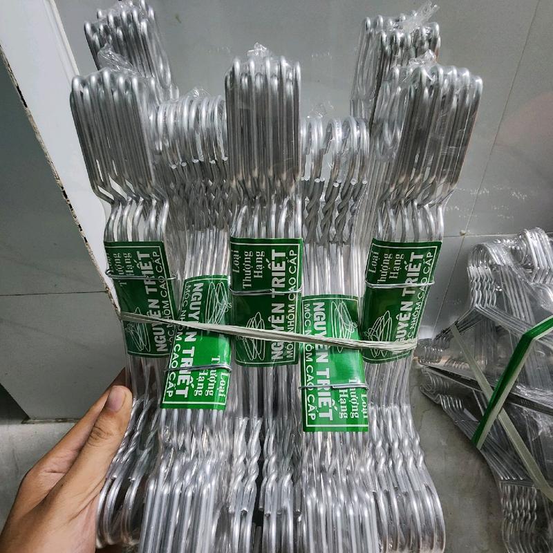 Giá Xưởng-Combo 50 móc Người lớn Nguyên Triết xanh dày kiểu chữ C ôm form quần áo. Móc dùng để phơi quần áo, dài 41cm, dày 3.5mm bảng lỗ pegboard treo cây thanh