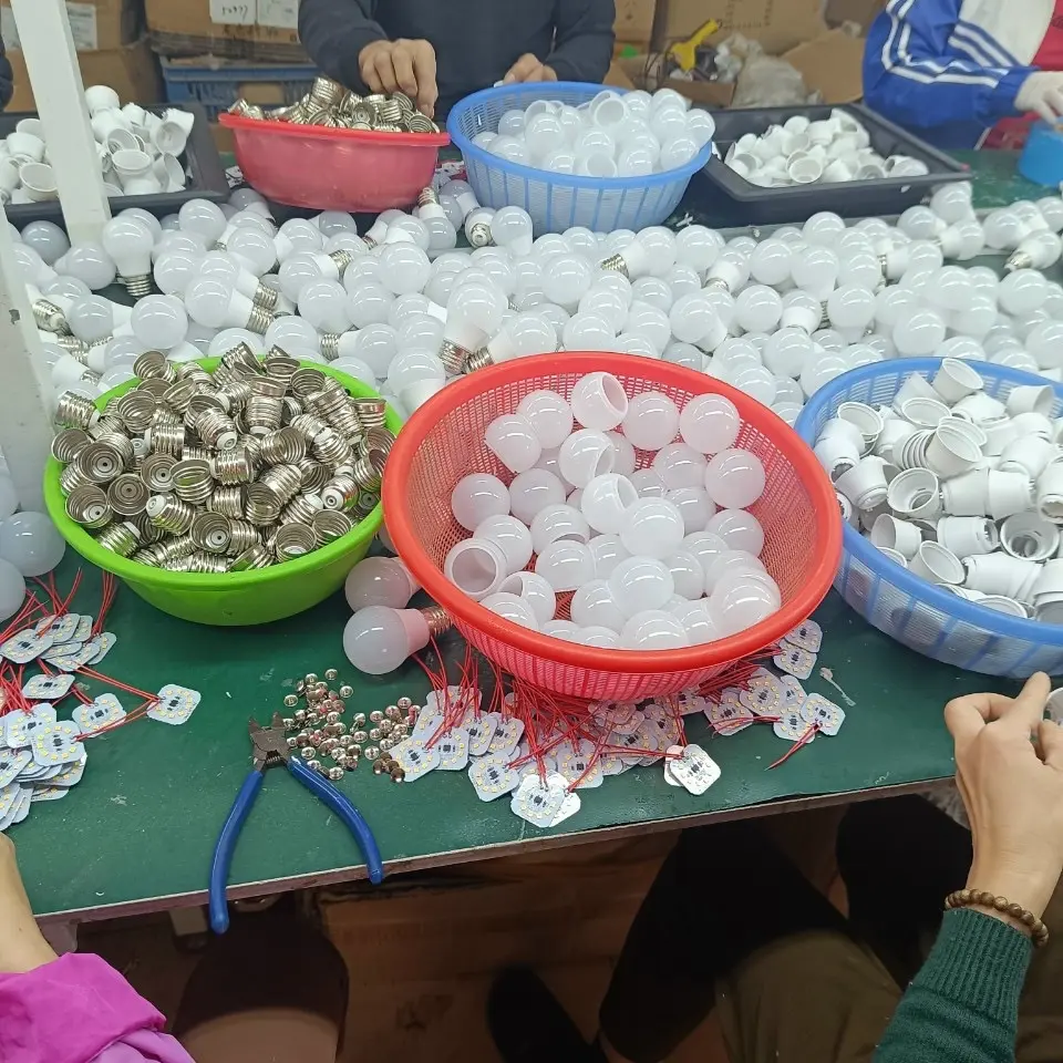 Combo 20 bóng 3w đui E27 trăng tri ngoài trơi