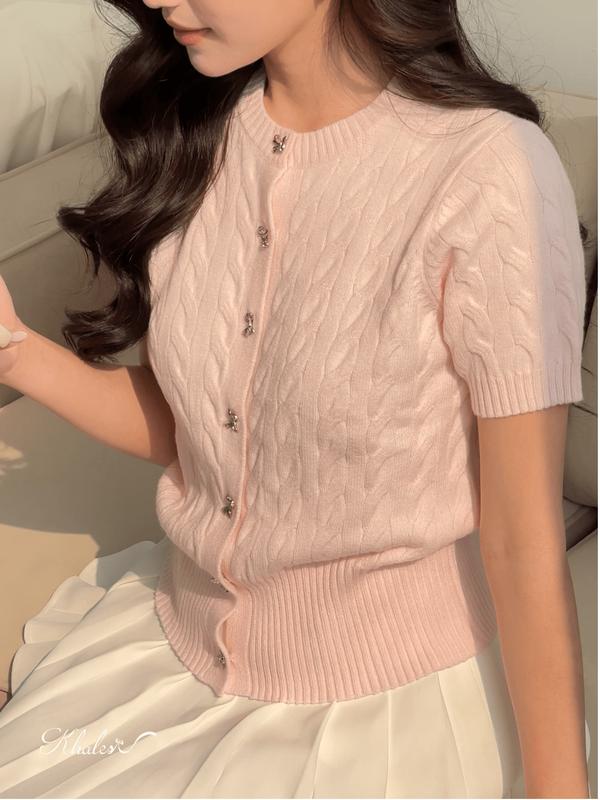 Áo len ngắn tay dệt kim mỏng cổ tròn Suri top by Khales hai màu hồng/be phối cúc nơ 3