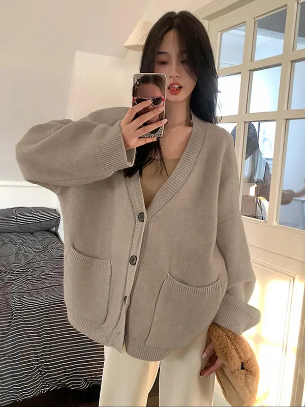 Sporty Women's Solid Color Button Front Pocket Sports Cardigan, Sports Drop Shoulder Long Sleeve V Neck Knitwear for Fall & Winter, Women's Sports Knitwear for Daily Wear 2