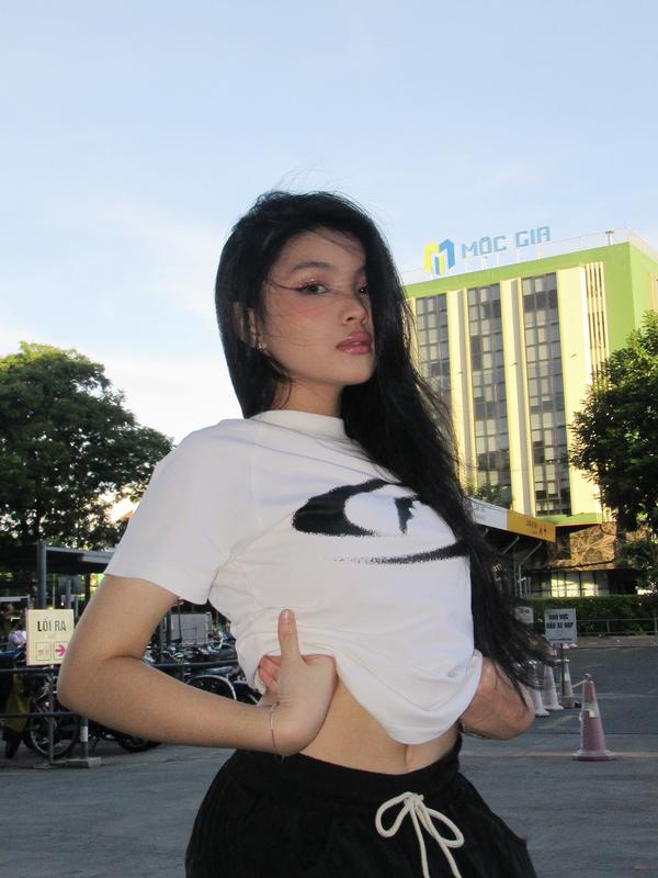 Áo thun nữ baby tee kiểu raglan 100% cotton / WOMEN-FURISTIC SPRAY LOGO TSHIRT 3