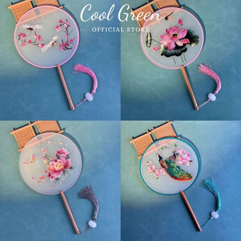 Quạt Cầm Tay Thêu Họa Tiết Cổ Điển Dùng Làm Đạo Cụ Chụp Ảnh Cưới Quạt Cổ Trang Quạt Cầm Tay Cô Dâu Quạt Gỗ Cổ