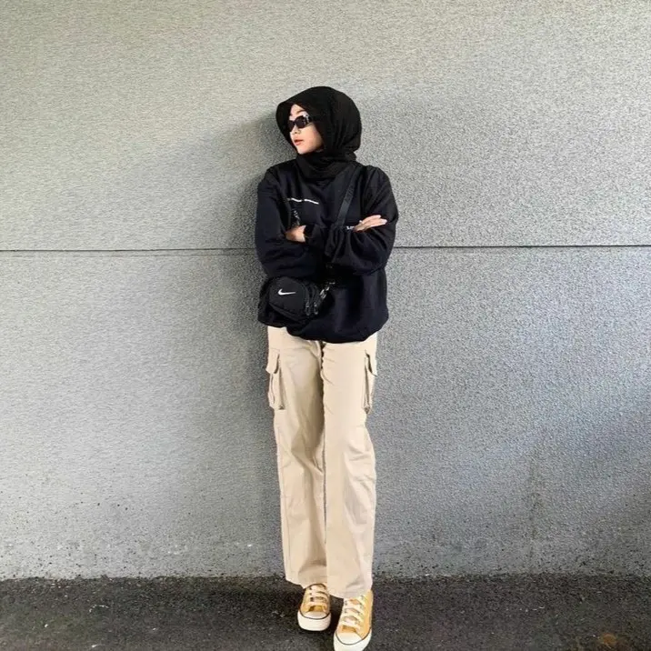 ￼CELANA HIGHWAIST CARGO JEANS WANITA 1