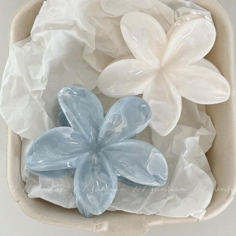 Giảm 50% off Kẹp Lấy Frangipani Nhòe, Siêu Thanh Lịch, Thiết Kế 2024 kẹp  tóc kẹp  tóc bó  hoa sứ Women kẹp  hoa lan kẹp  tóc player  149 hair clip trâm  cài bỉ ngạn Càng Cua Cua Voan Giày kẹp  tóc bông Voi Flower kep  cozy 1