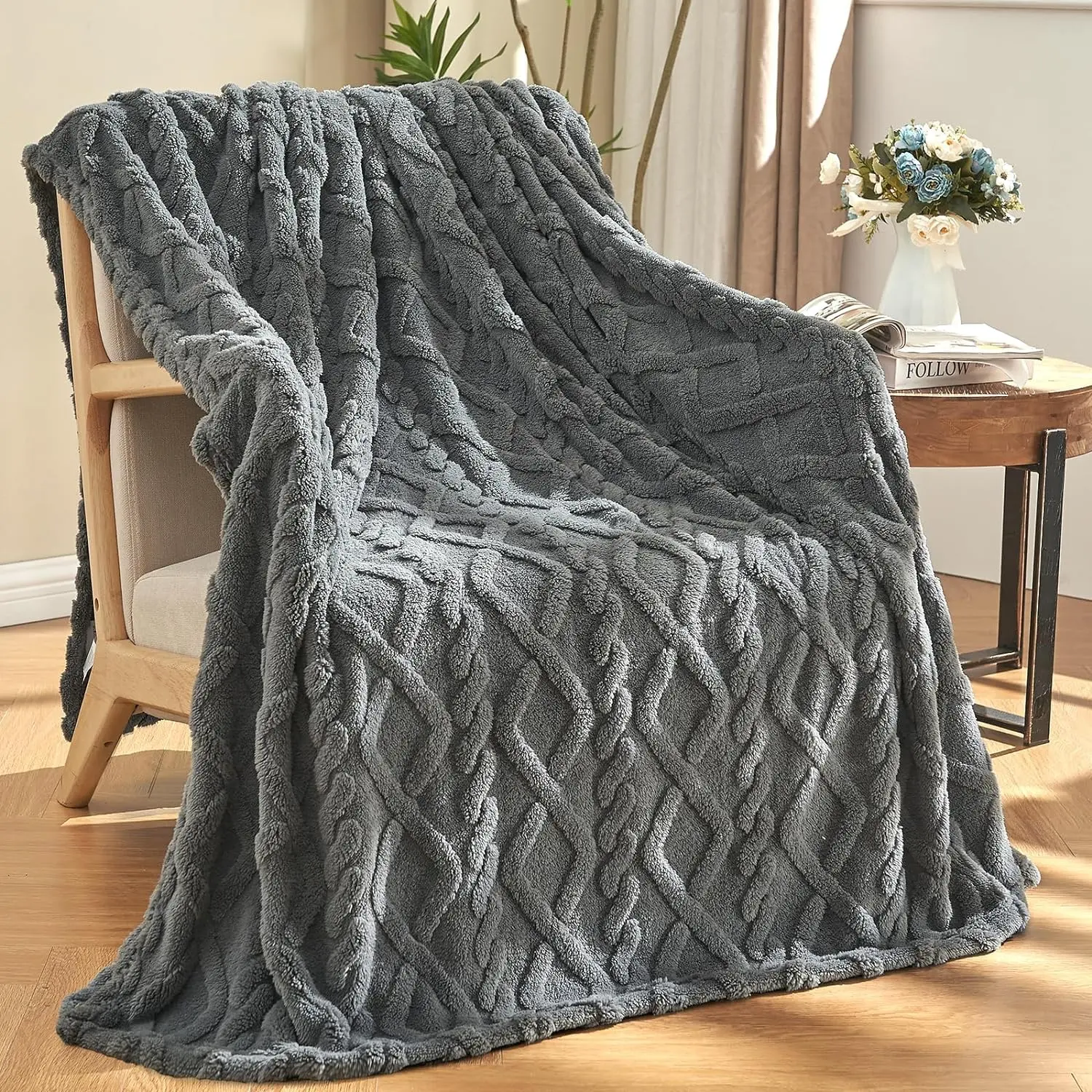 Geometric Pattern Solid Color Blanket, Super Soft Cozy Lightweight Plush Blanket, All Season Blanket, Breathable Comfortable Blanket, Comfy Bedding for Christmas Decor, Warm Napping Blanket for Couch, Bed, Christmas Gifts, Christmas Decorations