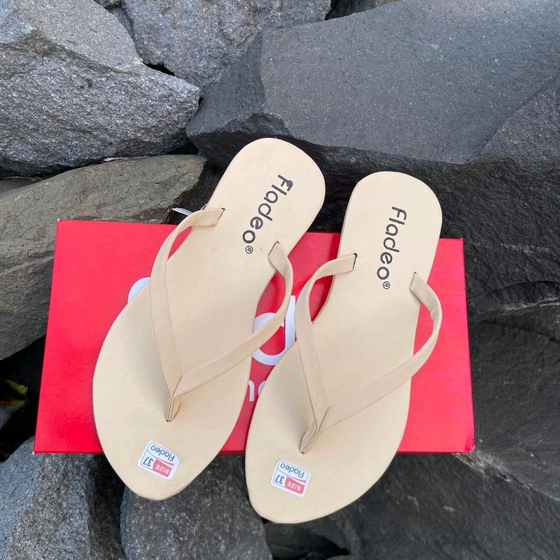 Sandal japit wanita // sandal jepit premium // sandal wanita kekinian Sandal Sandal Sandal jepit Tanpa Hak 3