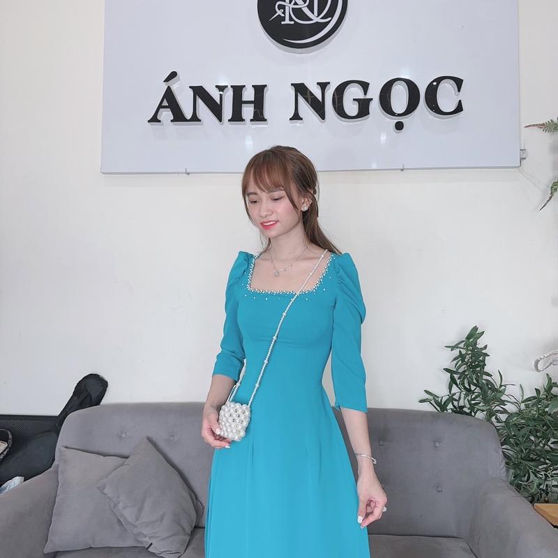 Áo dài lụa trơn cổ vuông đính châu viền cổ (KHÔNG KÈM QUẦN ) 2