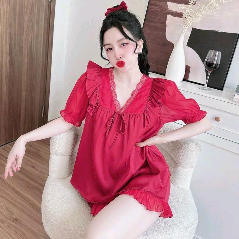  Set bộ nữ đẹp.Set bộ đùi cổ V phối ren nhún bèo. Lụa latin tơ tằm phối voan tơ bảng màu tôn da dễ mặc. Áo Women Top Nhung Voi đồ bộ kaki  áo + yếm  đáng yêu giặt bằng nước lạnh 【bộ  đen a 