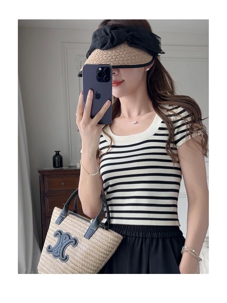 Product Introduction of Striped Short Style Top Design Sense Niche 2024 New Summer Sweet Slim Fit Inner Shoulder Short-Sleeved T-shirt Women's Striped Short-Sleeved Top 8