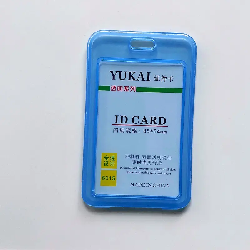 Bảng tên 2 loại cao cấp bằng hợp kim đồng và bằng nhựa .với chất liệu mặt bằng đồng sẽ giúp cho bộ thẻ của chúng ta màu bền mãi theo thời gian , mang một phong cách lịch lãm sang trọng  khi đeo sản phẩm này 4