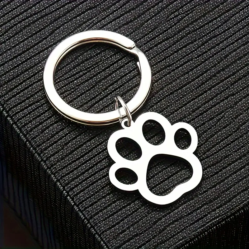 A Stainless Steel Dog Paw Print Keychain, Cartoon Dog Animal Footprint Pendant, Circular Keychain With Loop Closure, Women's Fashion Accessory, Ideal Choice For Valentine's Day Decoration 2