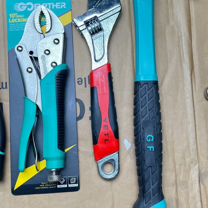 Combo 5 món sửa chữa trong gia đình gồm 1 búa 0.25kg, 1 mỏ lết 10”, 1 kìm bấm 10”, kìm điện 8, tô vít 2 đầu, chất liệu thép CRV 3