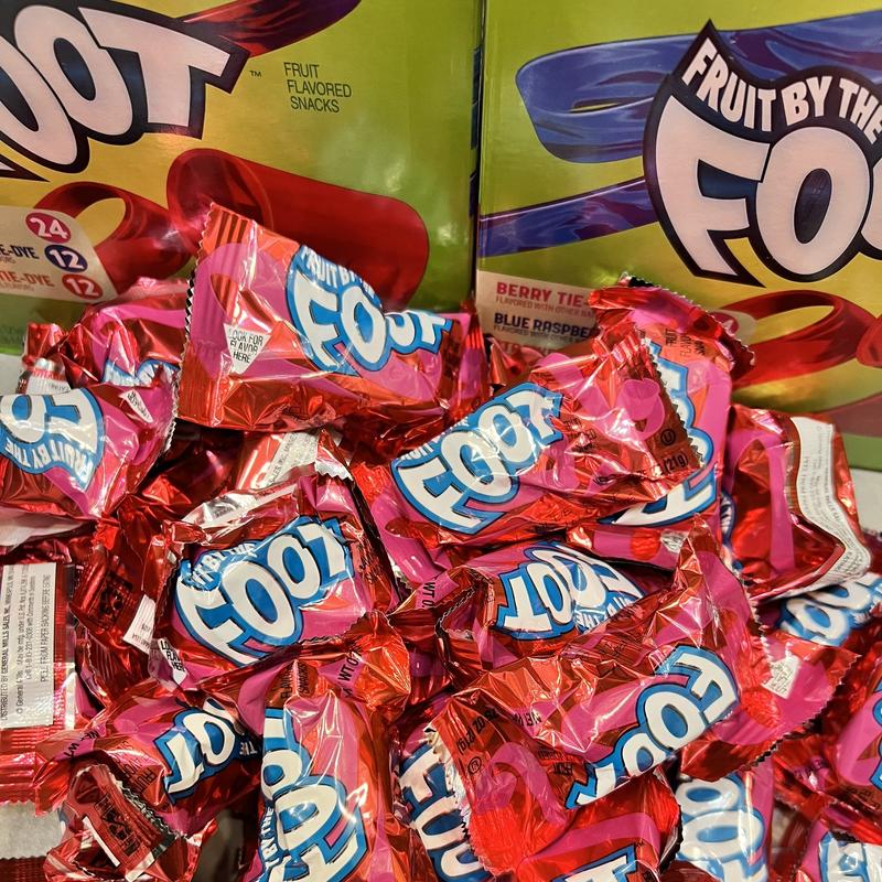 Kẹo cuộn trái cây Fruit by the FOOT - Mỹ 1