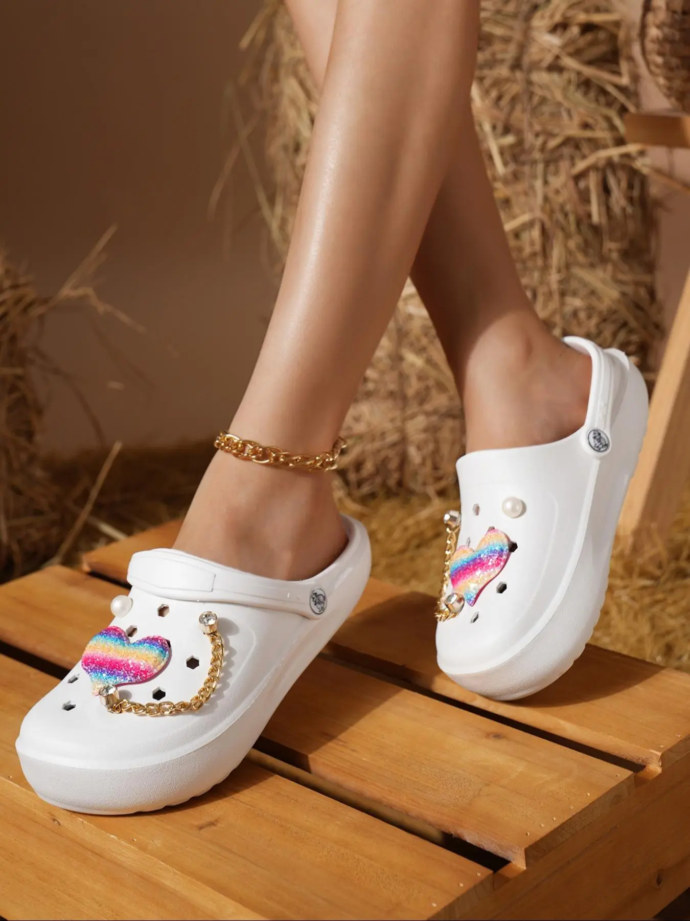 Women's Fashionable Rainbow Charm Decorated Slides, Casual Comfortable Non-slip Slides for Beach & Garden Activities, All-match Slippers for Daily Wear, Walking Shoes