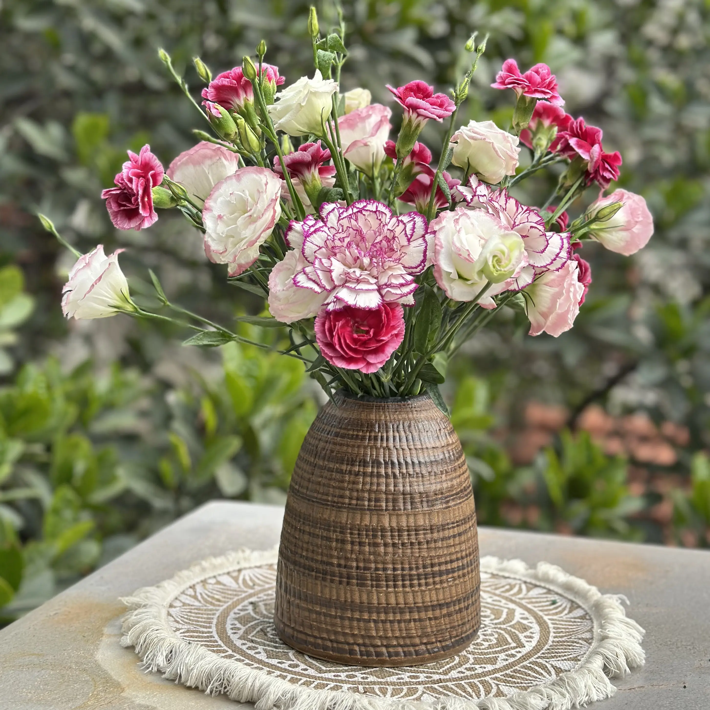 Lọ Quả Chuông Mini Nâu Mộc Vân Hạt Lựu Cắm Hoa Để Bàn Trang Trí Cao 16cm - Bạch Thổ Phường Ceramic - Decor, Decor Phòng