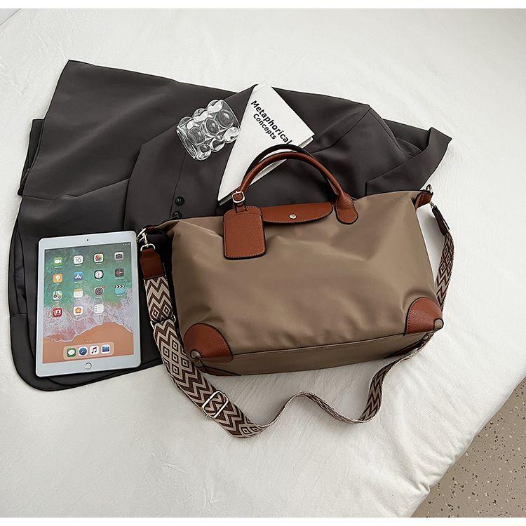 Product Introduction of Nylon Cloth Large Capacity Portable Tote Bag 2025 Spring and Summer New Shoulder Gym Bag Lightweight Commuter Crossbody Bag 7