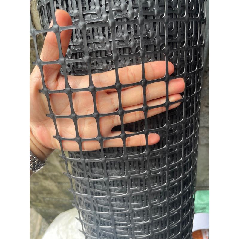 Cao 1,5 mét dài 50mét lưới mỏng. Nặng 9,5 kg lưới nhựa dẻo lưới rào vườn - lưới quây chuồng gà hàng mỏng 9,5kg
