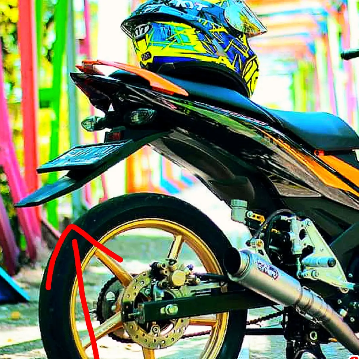spakbor belakang mx king model exciter 150 V1 versi turun