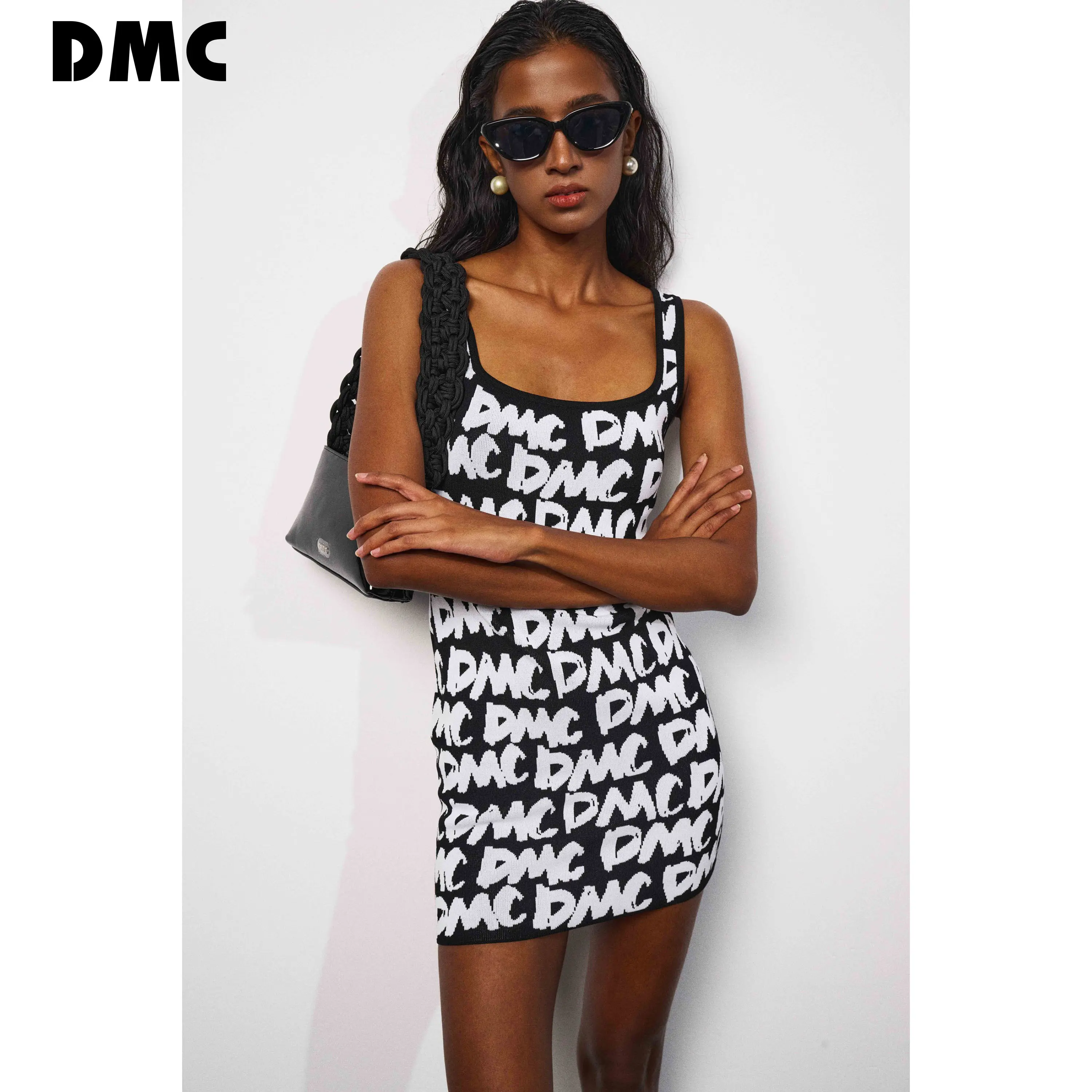 Đầm dệt kim hai dây dáng ôm DMC (White & Black DMC Knit Sleeveless Dress)