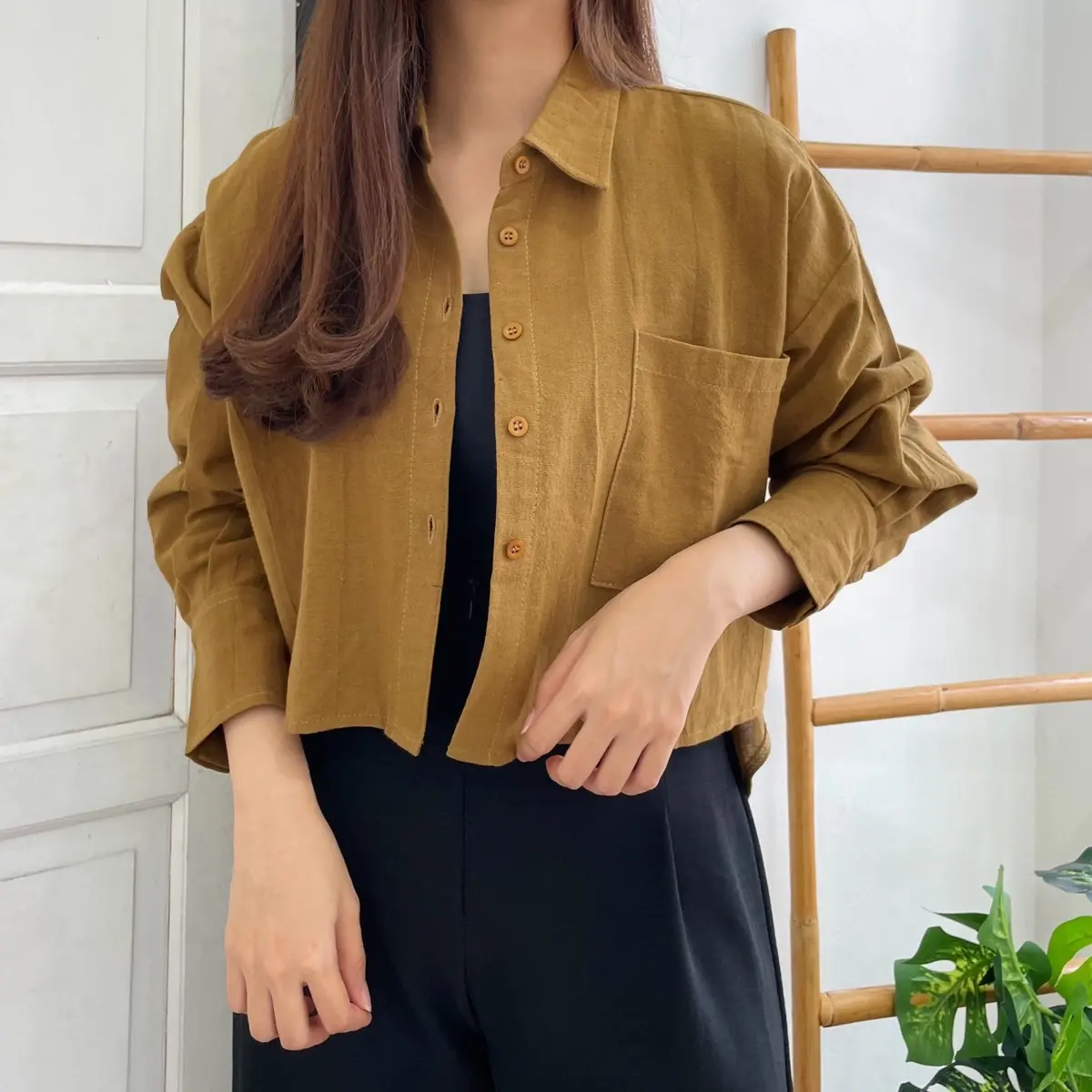 NOELA OVERSIZED CROP SHIRT KEMEJANYA LINEN CROP OVERSIZE LENGAN PANJANG