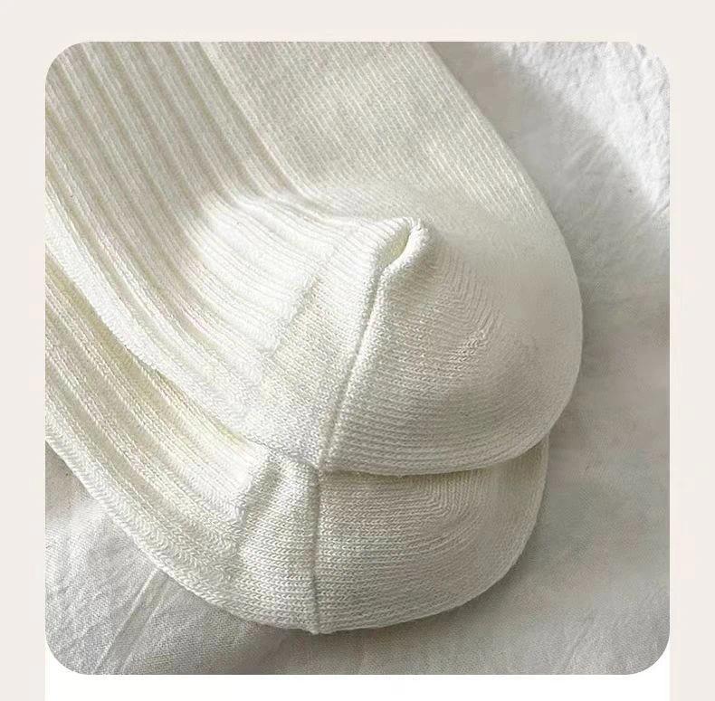 Product Introduction of 5/1Pairs of Short Socks Women's Summer Solid Color Black and White Simple Casual Low Cut Breathable Socks 8