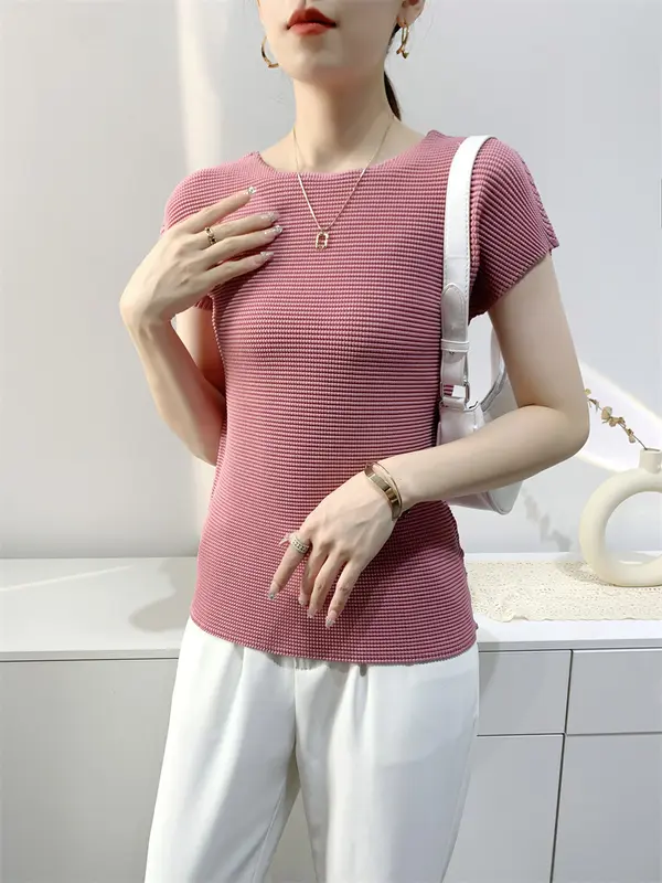 Áo thun tay ngắn chất vải thun xốp siêu co giãn, thiết kế form áo tôn dáng, trẻ trung 3
