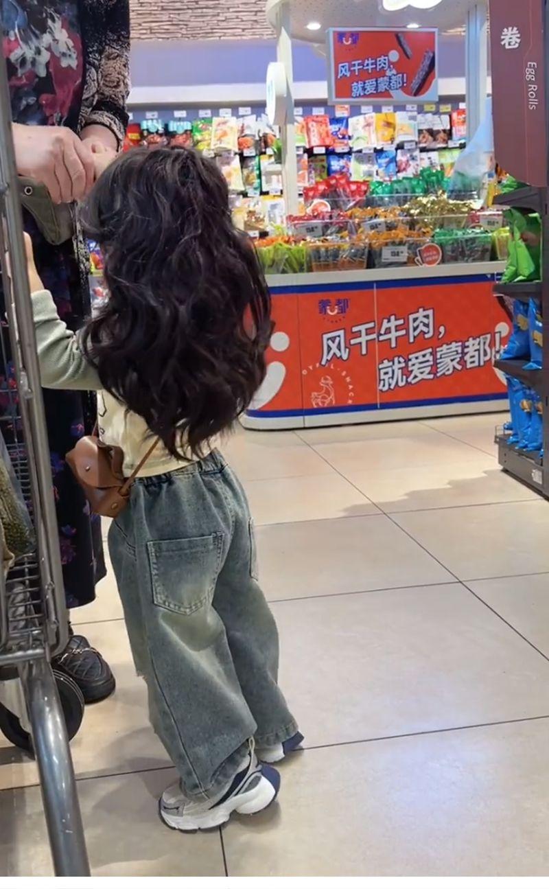 Product Introduction of Korean Children's Clothing Girls' Long Sleeve T-Shirt Spring Stylish Baby Girl Letter Fashion T-Shirt Children's Fake Two-Piece Top 4