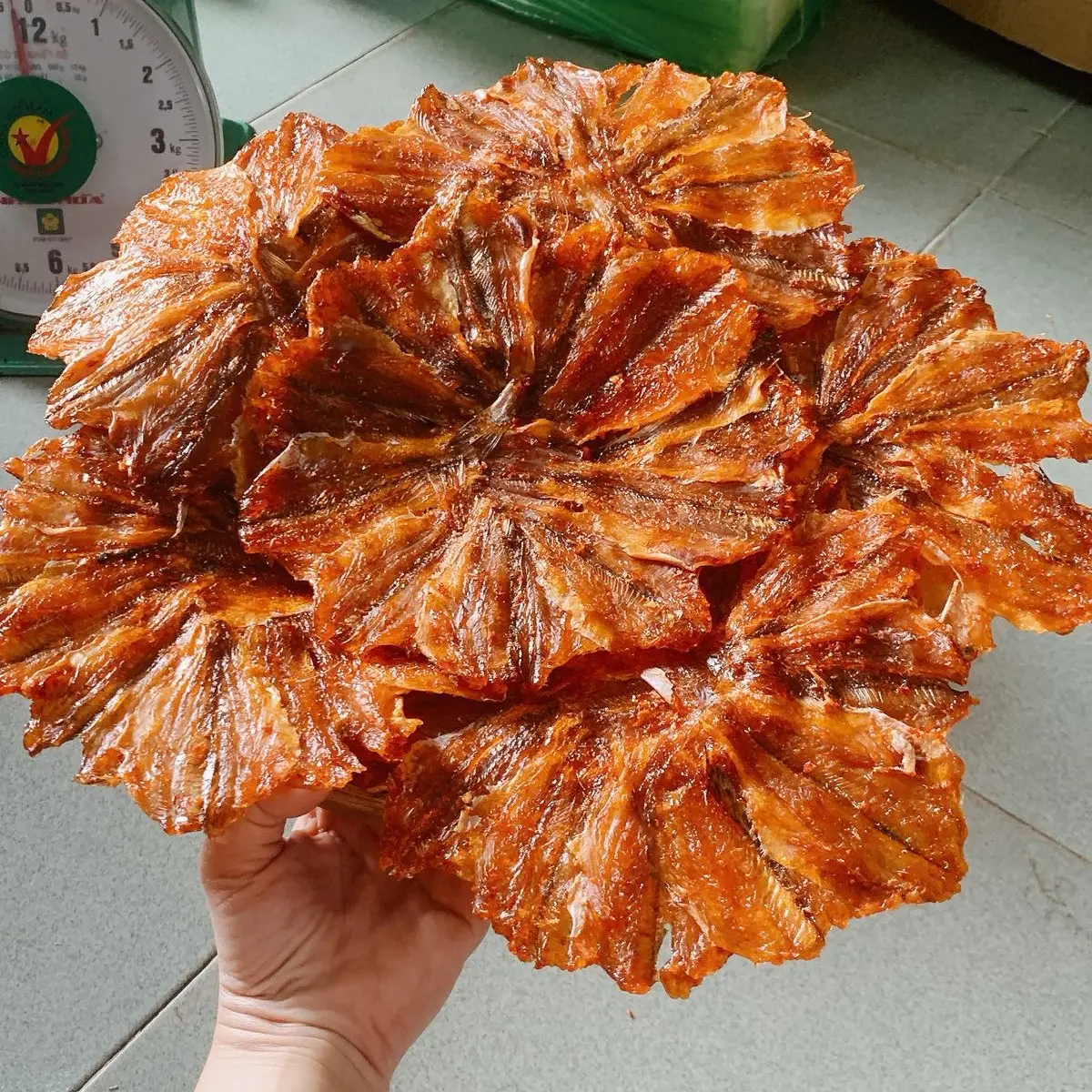Khô cá đù tẩm xếp bông vị mặn ngọt vừa ăn