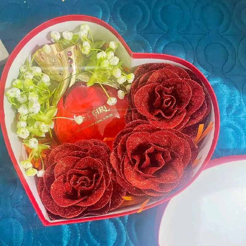 Hộp Quà tặng bạn gái 14/2 Valentine Nước Hoa lưu hương dai 8-36h, Son môi và các phụ kiện khác 1